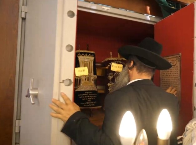 כספות לספרי תורה וקודש: הגנה מקסימלית על ספרי התורה הקדושים